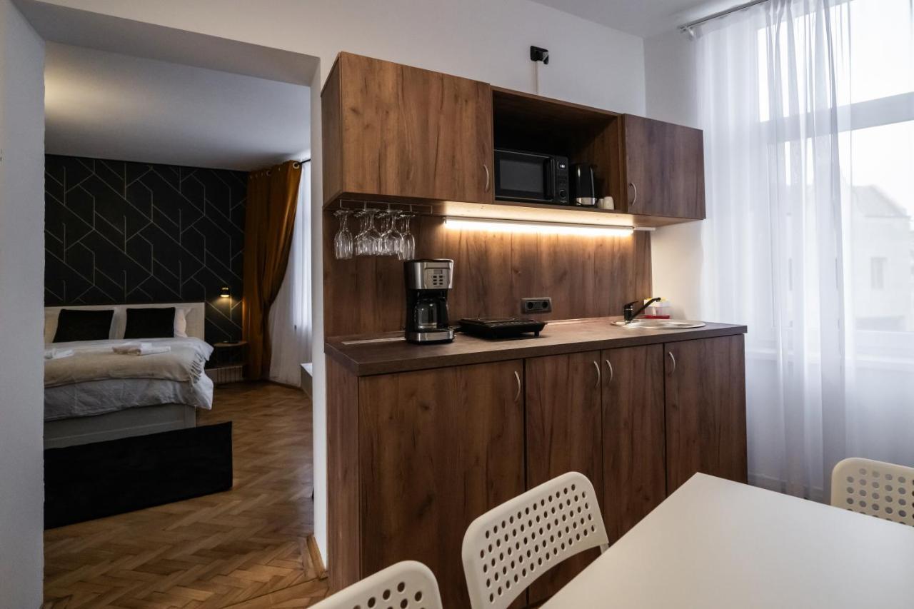 Отель Casa Basarab Брашов Экстерьер фото
