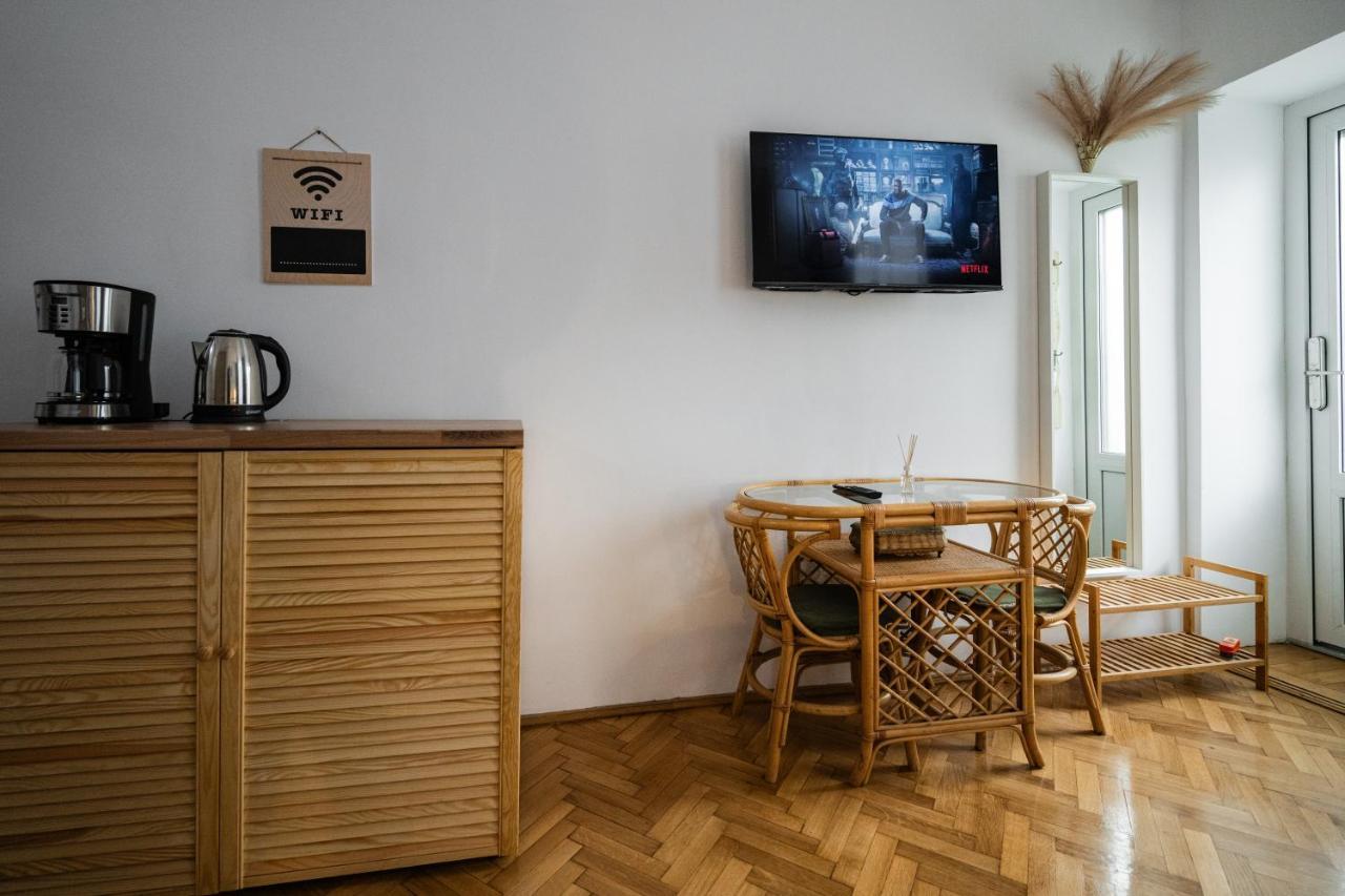 Отель Casa Basarab Брашов Экстерьер фото