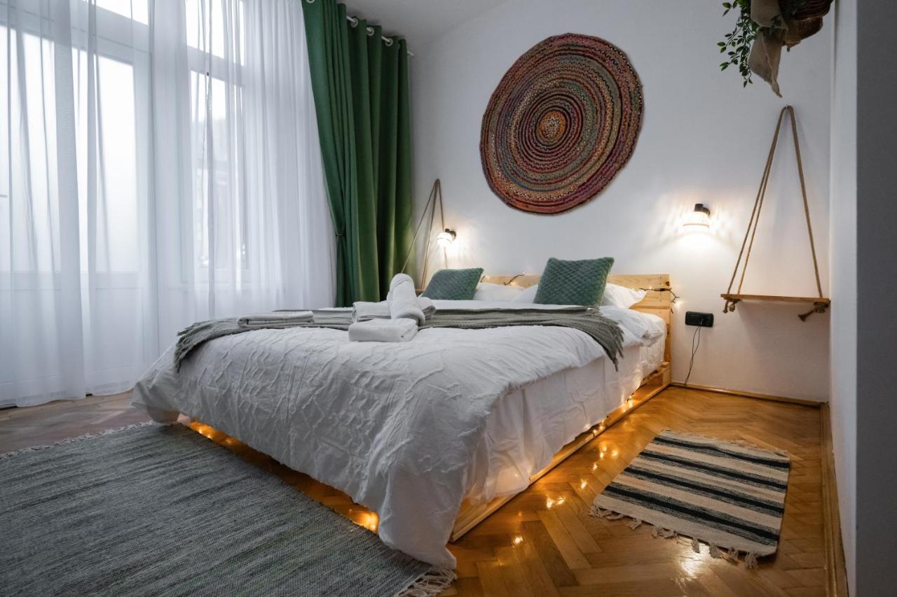 Отель Casa Basarab Брашов Экстерьер фото