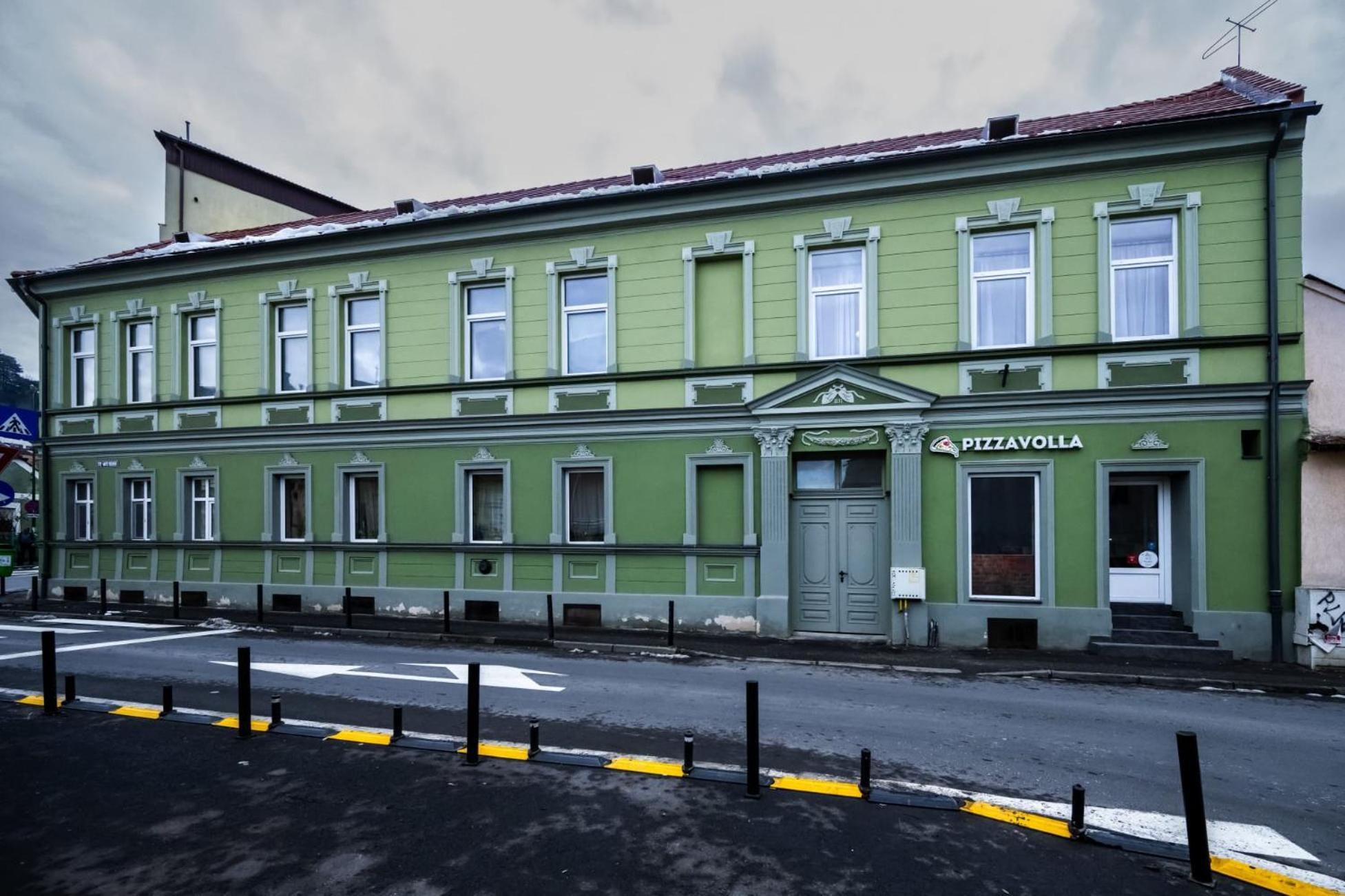 Отель Casa Basarab Брашов Экстерьер фото